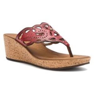 Platform Clark’s Flip Flops - Size 8.5